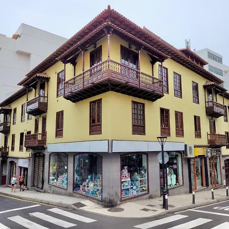 Appartamento The Balcony House With Free Parking *