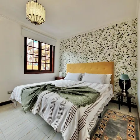 Appartamento The Balcony House With Free Parking *