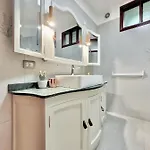 The Balcony House With Free Parking דירה פוארטו דה לה קרוז