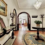 דירה The Balcony House With Free Parking *