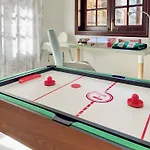 דירה The Balcony House With Free Parking *