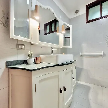The Balcony House With Free Parking Διαμέρισμα Πουέρτο Ντε Λα Κρουζ